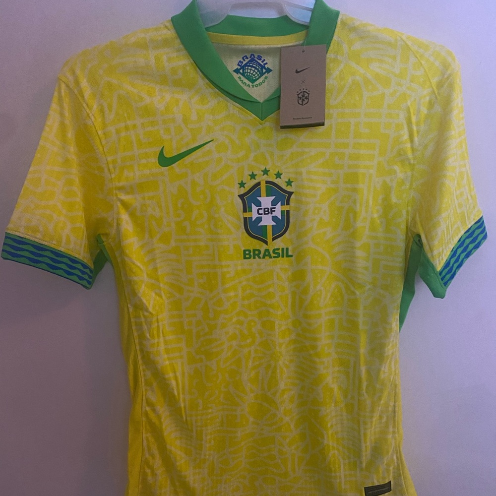 Brazil‎ 24/25 Home jersey authentic mens size medium nike soccer jersey (NWT)